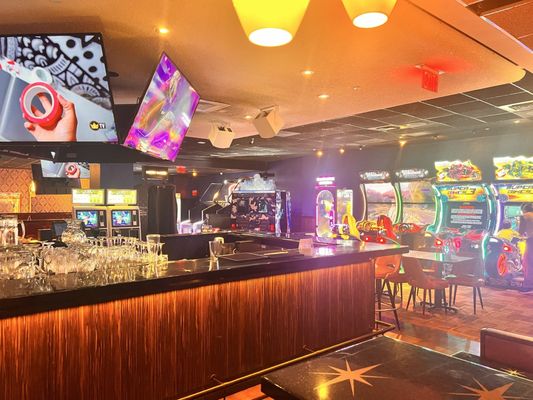 Kings Dining & Entertainment by null