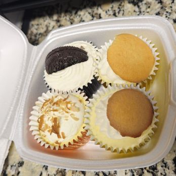 Eduardo’s Pastry Kitchen - Oreo, pina coloda and two banana pudding cheesecakes - Bakeries Near Me - Fort Worth, Texas Eduardo’s Pastry Kitchen - Oreo, pina coloda and two banana pudding cheesecakes - Bakeries Near Me - Fort Worth, Texas
