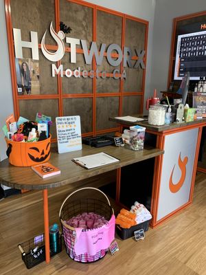 HOTWORX - Modesto