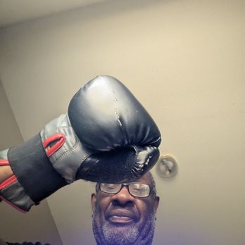 Kick Boxing Sánchez - Left boxing glove and my picture - Active Life Near Me - México, D.F., DIF Kick Boxing Sánchez - Left boxing glove and my picture - Active Life Near Me - México, D.F., DIF