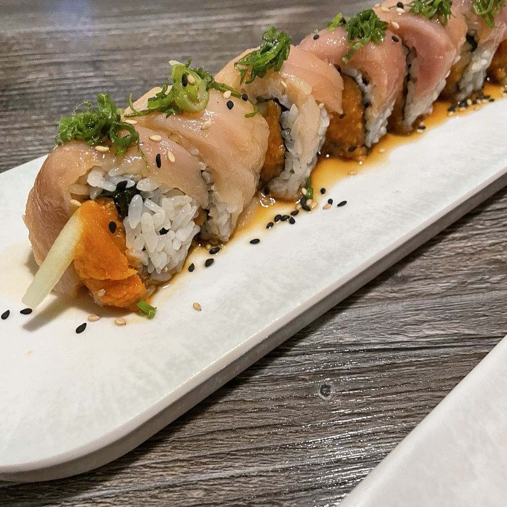 Doko Sushi - Albacore Delight Roll - Sushi Bars Near Me - Los Angeles, California Doko Sushi - Albacore Delight Roll - Sushi Bars Near Me - Los Angeles, California
