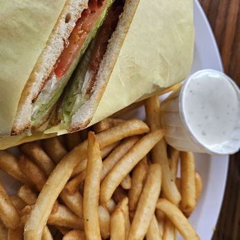 Golden Ox - BLT - American Near Me - Bakersfield, California