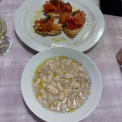 Trattoria La Tellina - Order the beans but have them with your fish