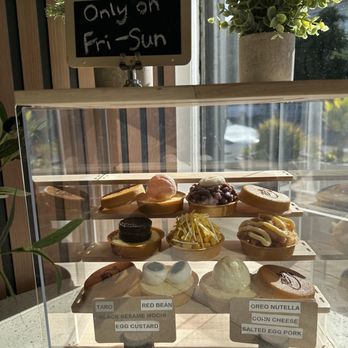 Dots Boba - Wheel cakes with lots of toppings and variations! (Fri-Sat only). - Bubble Tea Near Me - San Francisco, California Dots Boba - Wheel cakes with lots of toppings and variations! (Fri-Sat only). - Bubble Tea Near Me - San Francisco, California
