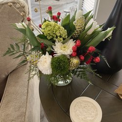 Canton Waleska Flowers & Gifts - Flower arrangement.
