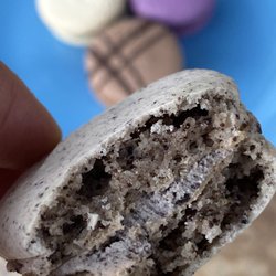 Bake it Up - Inside Cookies n cream Macaroons