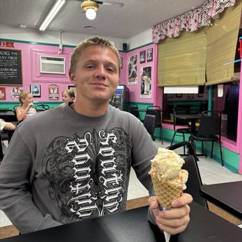 Fleck's Ice Cream - Waffle cone two scoops ! - Ice Cream & Frozen Yogurt Near Me - Villas, New Jersey