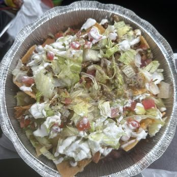 El Amiguito Taco Mobile - beef nachos - Food Trucks Near Me - Philadelphia, Pennsylvania
