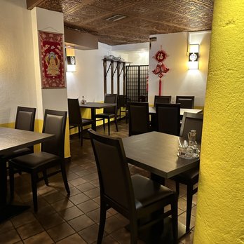 China-Restaurant Happy Dragon - Inside dining room - Chinese Near Me - Bad Ischl, 4 China-Restaurant Happy Dragon - Inside dining room - Chinese Near Me - Bad Ischl, 4