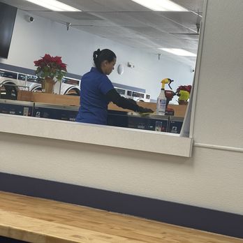 Clean Oak Laundromat - The nicest and hardest working lady!! Always friendly! - Laundromat Near Me - San Jose, California Clean Oak Laundromat - The nicest and hardest working lady!! Always friendly! - Laundromat Near Me - San Jose, California