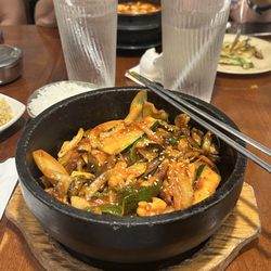 Seafood stone pot