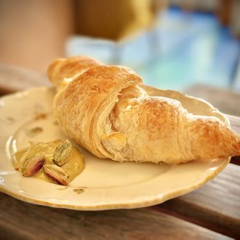 Covn - Coffee & Clothes - Warm, freshly made to order croissant. Absolutely delightful - Used, Vintage & Consignment Near Me - Berlin, BE Covn - Coffee & Clothes - Warm, freshly made to order croissant. Absolutely delightful - Used, Vintage & Consignment Near Me - Berlin, BE