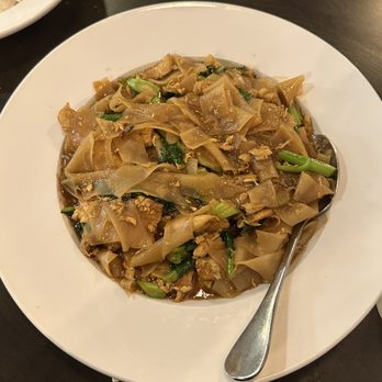 Coconut Thai - Pad See Yew - Thai Near Me - Edina, Minnesota