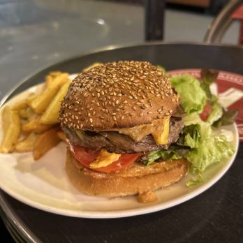Le Carolus - Le Carolus Burger - Food Near Me - Paris, 75 Le Carolus - Le Carolus Burger - Food Near Me - Paris, 75