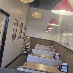 MOOYAH Burgers, Fries & Shakes - Additional seating down a side hallway