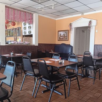 Joyful Asian Express - Inside, pink flowers - Barbeque Near Me - Shawnee, Kansas