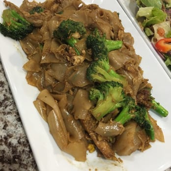 Thai House Express - Pat see ew with broccoli - Thai Near Me - Monterey Park, California