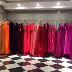 D2K - Aluguel de Vestidos - Foto retirada do facebook deles, tudo arrumadinho