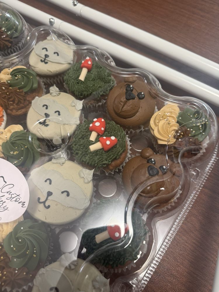 Amy's Custom Cakery Logo