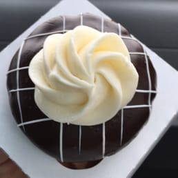 Boston Cream Pie Cupcake
