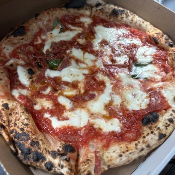 Salsa Pizzeria - Spicy Salame Piccante Pizza - Pizza Near Me - Brooklyn, New York Salsa Pizzeria - Spicy Salame Piccante Pizza - Pizza Near Me - Brooklyn, New York