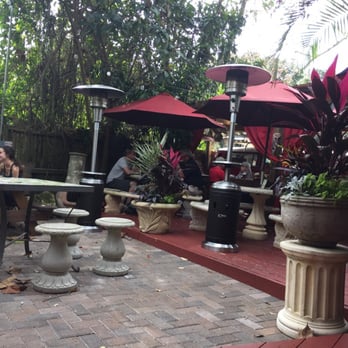 Yellow Dog Eats - Patio - Sandwiches Near Me - Windermere, Florida