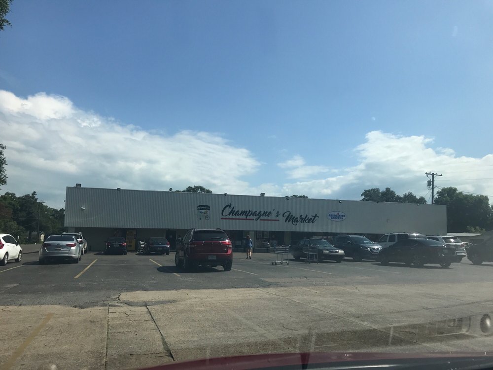 CHAMPAGNE’S SUPERMARKET Updated October 2024 101199 Pearl St