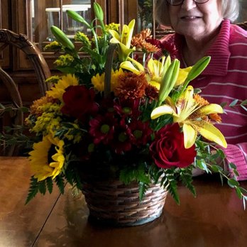 Rocky's Flowers - Beautiful arrangement for a birthday in November - Florists Near Me - West Terre Haute, Indiana