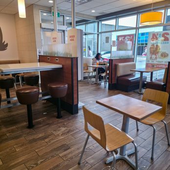 Wendys - Seating area - Burgers Near Me - Toronto, Ontario Wendys - Seating area - Burgers Near Me - Toronto, Ontario