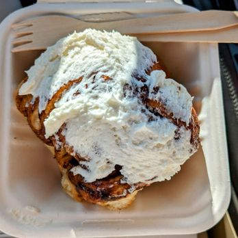 Everyday Food - Cinnamon bun with cream cheese - Bakeries Near Me - Sherwood Park, Alberta