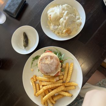 Branch Breakfast - Chorizo Burger and side of Biscuits and Gravy - Breakfast & Brunch Near Me - Fresno, California Branch Breakfast - Chorizo Burger and side of Biscuits and Gravy - Breakfast & Brunch Near Me - Fresno, California