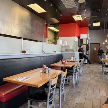 Griddlecakes - Dining area - American Near Me - Las Vegas, Nevada