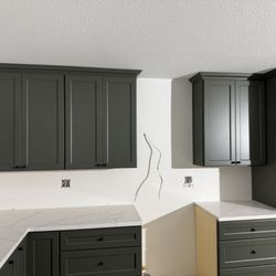 168 Cabinet Outlet - Cabinets: Olive Traditional
Countertop: Calacatta Grey