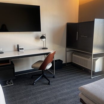 Courtyard by Marriott Reno Sparks - King size suite work area - Hotels Near Me - Sparks, Nevada Courtyard by Marriott Reno Sparks - King size suite work area - Hotels Near Me - Sparks, Nevada