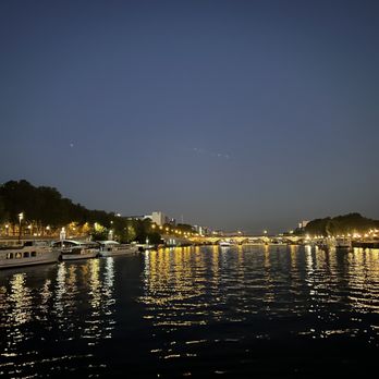 Bateaux Parisiens - French Near Me - Paris, 75