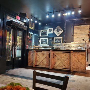 Due Amici Pizza & Pasta Bar - Pizza Near Me - Tampa, Florida