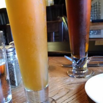 Barrows House Inn & Restaurant - 14th Star Valor Ale, (front) & Foley Brothers IPA. - Gastropubs Near Me - Dorset, Vermont Barrows House Inn & Restaurant - 14th Star Valor Ale, (front) & Foley Brothers IPA. - Gastropubs Near Me - Dorset, Vermont