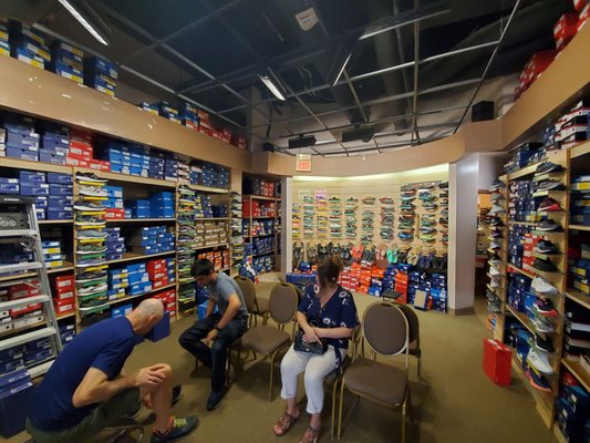 runner's high shoe store