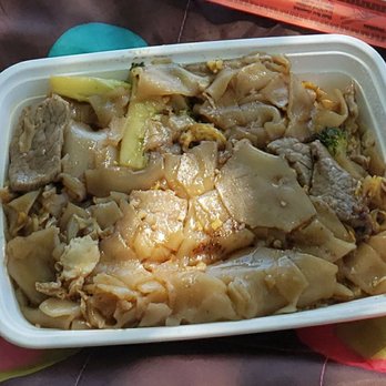 Pimmy's - Pad see ew with beef - Thai Near Me - Kenosha, Wisconsin