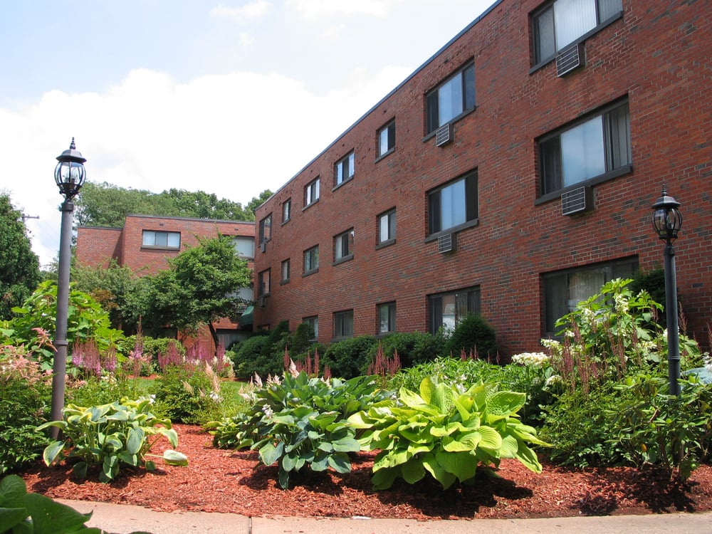 THE SOUTH ADAMS 40 Olcott St, Manchester, Connecticut Apartments