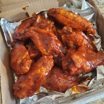 Macy's Place - Super saucy and crispy nashville hot wings - Pizza Near Me - Buffalo, New York