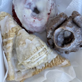 Hershbergers Bakery - Red Velvet - chocolate glaze - pecan turnover - Bakeries Near Me - Fair Play, South Carolina Hershbergers Bakery - Red Velvet - chocolate glaze - pecan turnover - Bakeries Near Me - Fair Play, South Carolina