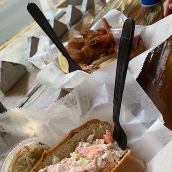 DJ's Clam Shack - Lobster roll and fried shrimp - Seafood Near Me - Key West, Florida DJ's Clam Shack - Lobster roll and fried shrimp - Seafood Near Me - Key West, Florida