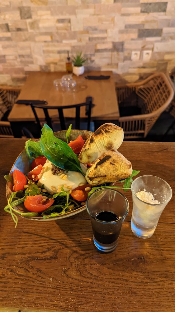 PIZZA MAMMA Updated May 2024 27 Photos 31 rue petion, Paris