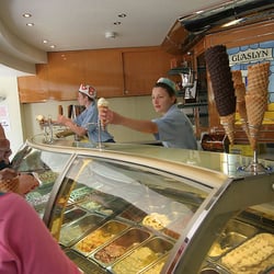 Glaslyn Ices and Glandwr Cafe