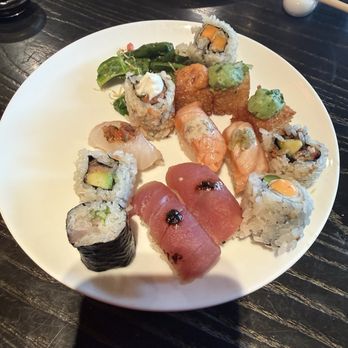 Nobu Washington D.C - Sushi and baby spinach salad truffle - Japanese Near Me - Washington Dc, District of Columbia