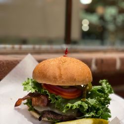 Burgers and Brew - Bacon And Jalapeno Cheeseburger