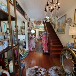 Golden Pineapple - Interior
