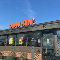 Dunkin' - First time at this Dunkin Donuts