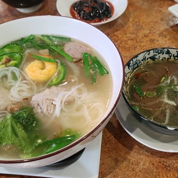 Fresh Bowl - Hu tieu go with side of pig's blood - Vietnamese Near Me - Austin, Texas Fresh Bowl - Hu tieu go with side of pig's blood - Vietnamese Near Me - Austin, Texas